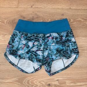EUC Lululemon Speed Up Short 4” Poolside Blue Pattern